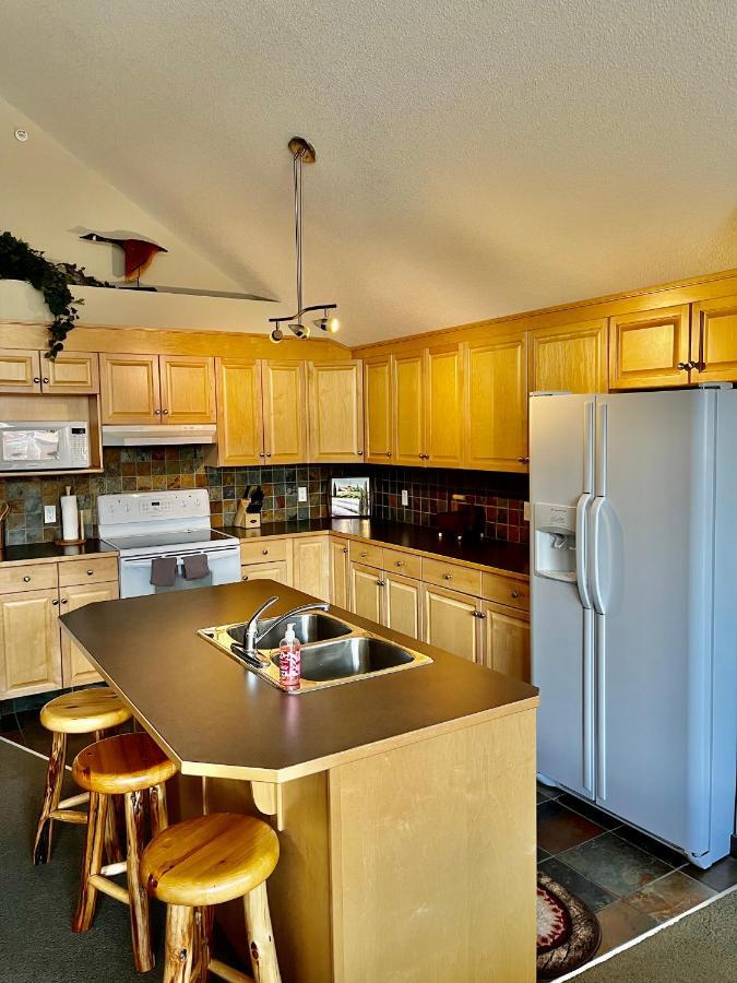 Wanna Get Away This Summer And Fall At The Crossing Canmore Extérieur photo