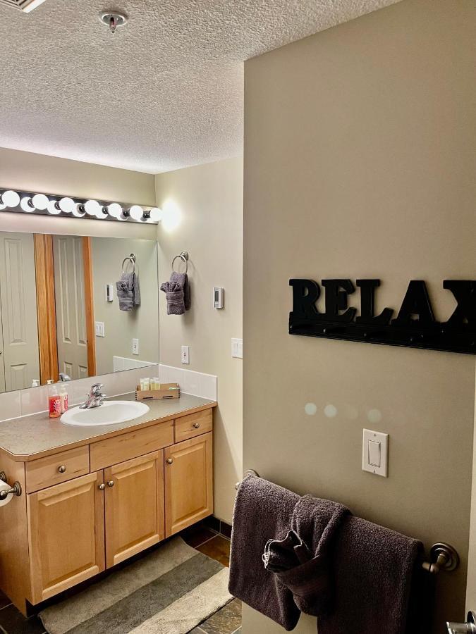 Wanna Get Away This Summer And Fall At The Crossing Canmore Extérieur photo
