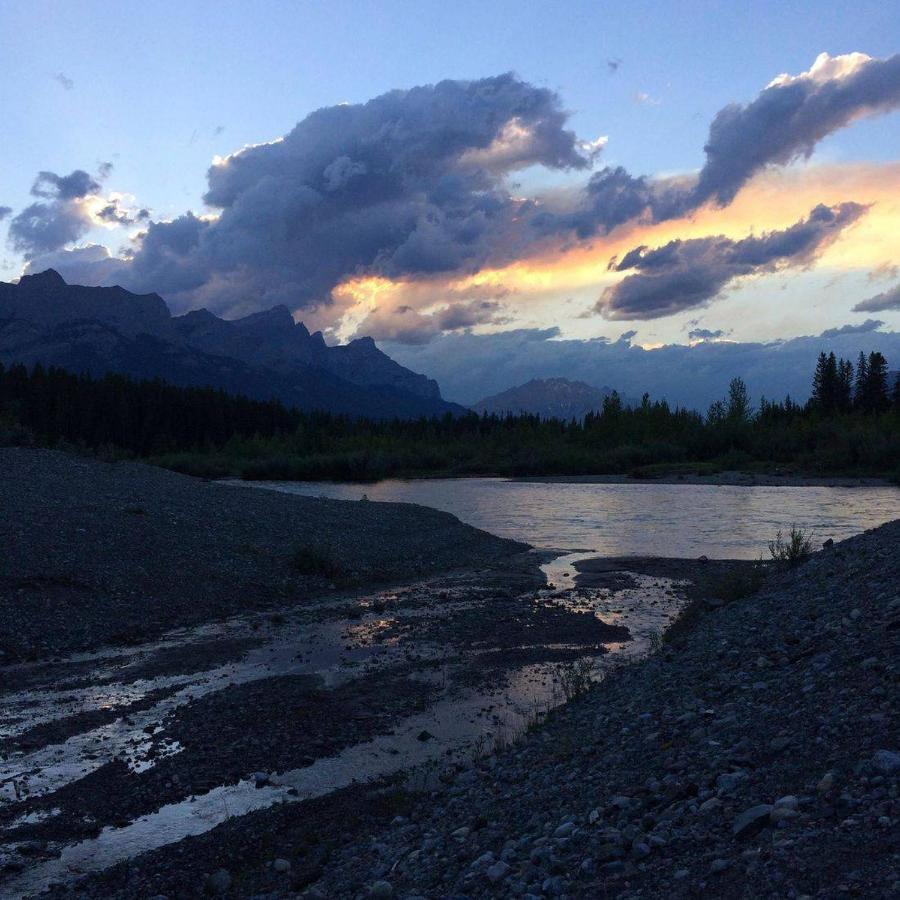 Wanna Get Away This Summer And Fall At The Crossing Canmore Extérieur photo